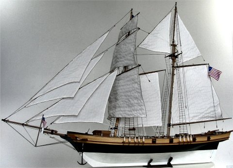 Baltimore Clipper - full sail