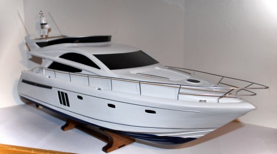 1:20 scale Fairline Phantom 48' motor-yacht model. Notice the metal railings ... 1:20 scale Fairline Phantom 48' motor-yacht model. Notice the metal railings ...